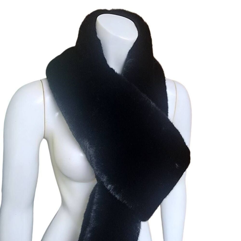 Christian Siriano Black Faux Fur Scarf - Picture 4 of 5